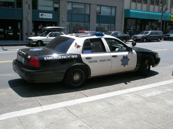 San Francisco police officer struck by fleeing driver during Oakland stop; suspect arrested after carjacking attempt