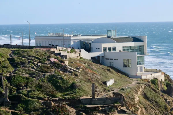 Cliff Rescue Operation Near San Francisco’s Cliff House Draws Multi-Agency Response Along Lands End Coastline