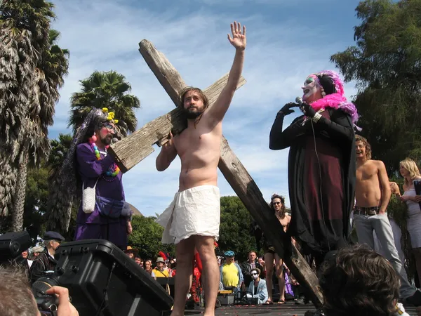 Easter Bonnets, Drag Nuns, and Farmers Markets: What’s On Today in San Francisco